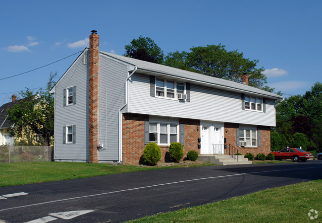 Primary Photo - 40-44 Smith Ln