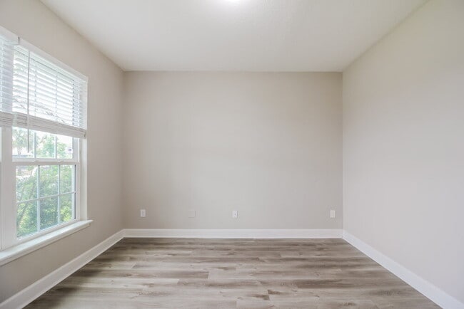 Building Photo - 33709 Ivy Parke Pl