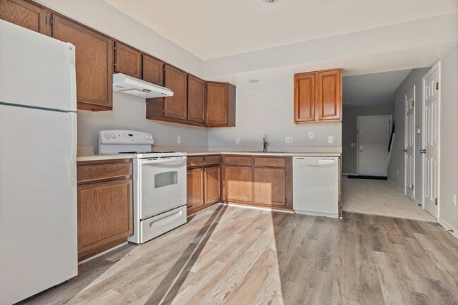 Building Photo - 1696 Shamrock Ct