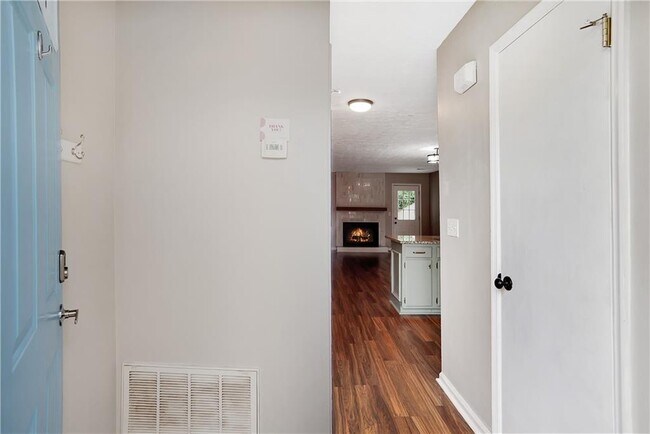 Building Photo - 1579 Springleaf Point SE