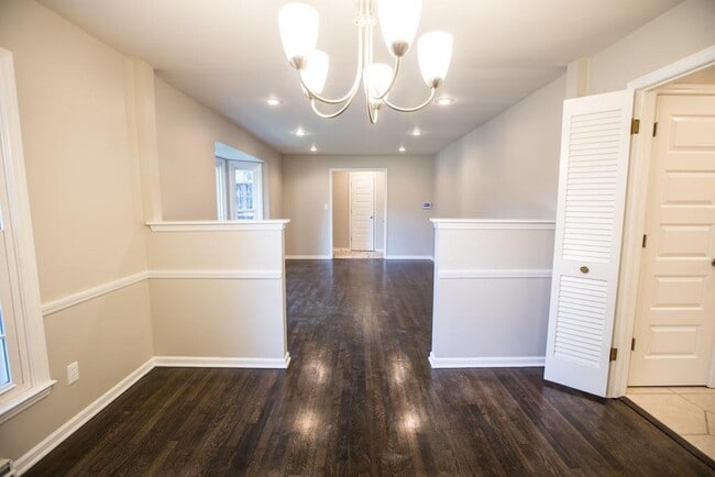 Building Photo - 128 Seneca Ln