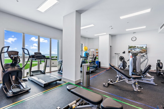 Building Photo - 5200 N Ocean Dr