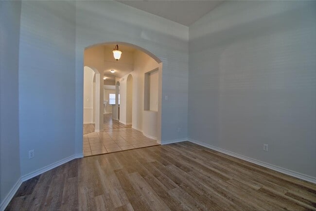 Building Photo - 125 Justin Leonard Dr