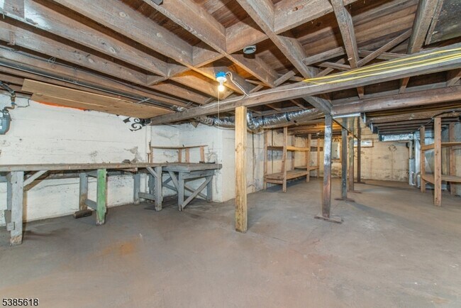 Building Photo - 55 Lakeside Ave