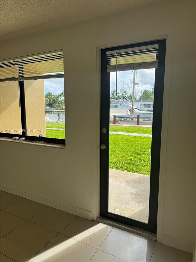 Building Photo - 301 Golden Isles Dr