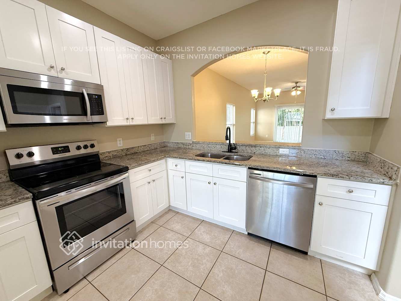 Building Photo - 1710 Mandavilla Dr