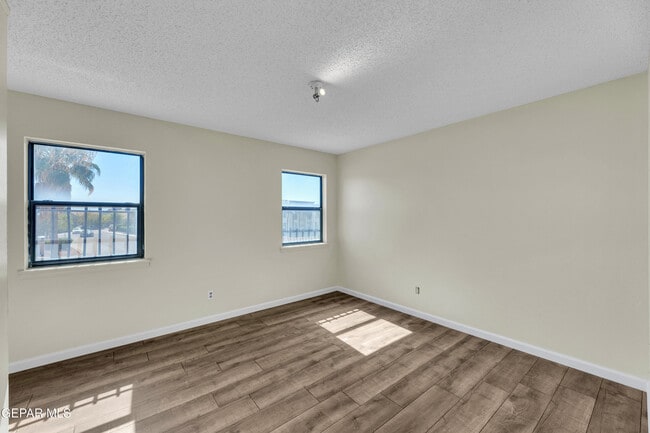 Building Photo - 2153 Trawood Dr