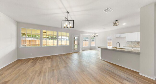 Building Photo - 412 Tamara Dr
