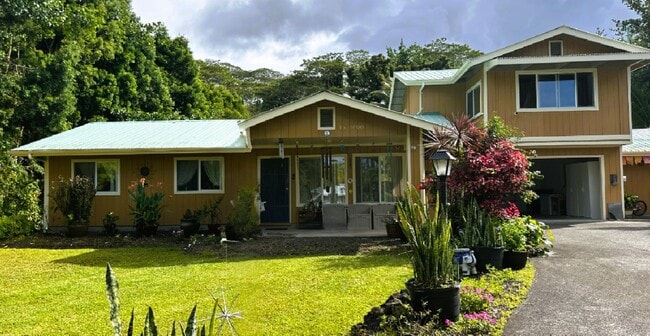 Primary Photo - Gated Home in Hawaiian Paradise Park
