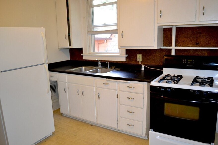 Building Photo - 1037 Jenifer St