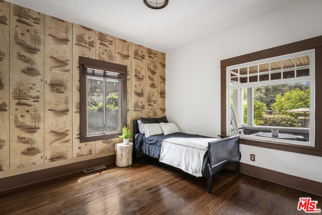 Building Photo - 201 S Ave 55