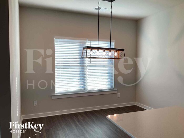 Building Photo - 130 Avalon Wy