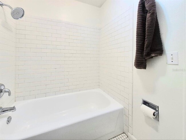 Building Photo - 2408 W Cypress St