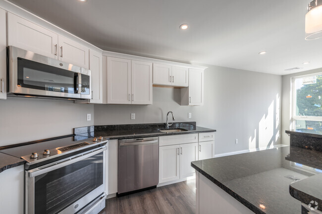 Stainless Steel Appliances, Granite Countertops - Weston Park