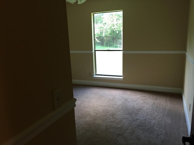 Building Photo - Newly Remodeled Home in the Wade Green Forest Subdivision