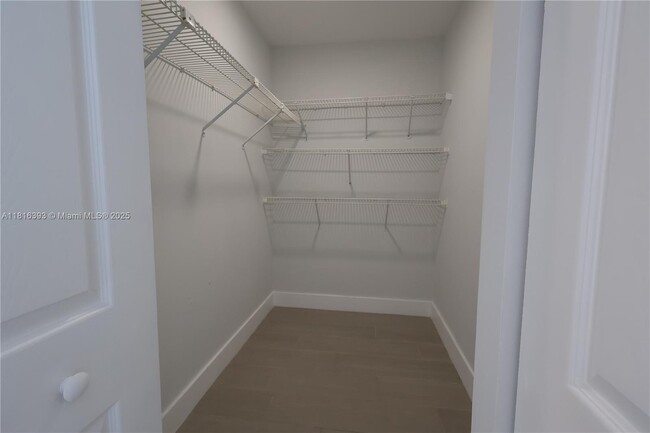 Building Photo - 20515 E Country Club Dr