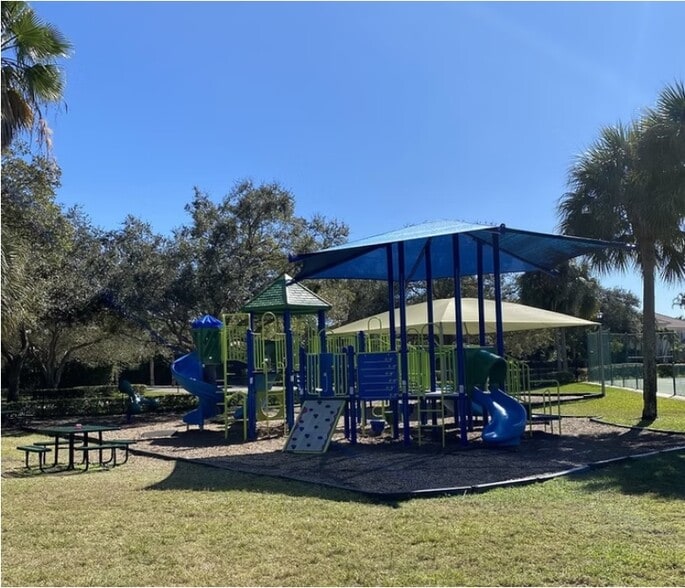 Building Photo - 207 Banyanwood Pt