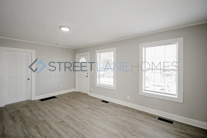 Building Photo - 8203 4th Ave S