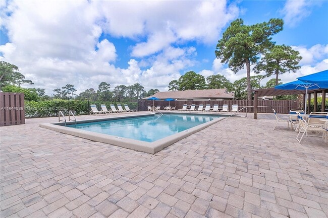 Building Photo - 2828 Stoneway Ln