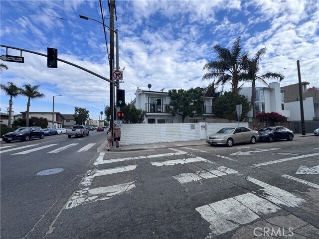 Building Photo - 40 S Venice Blvd