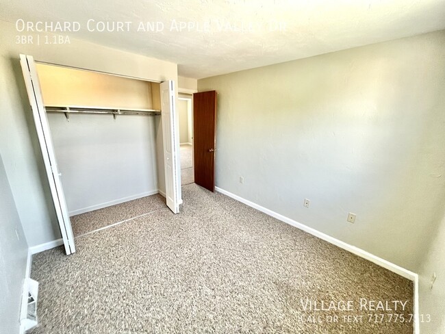 Building Photo - 2-car garage! Roomy 3-bed townhome in Dall...