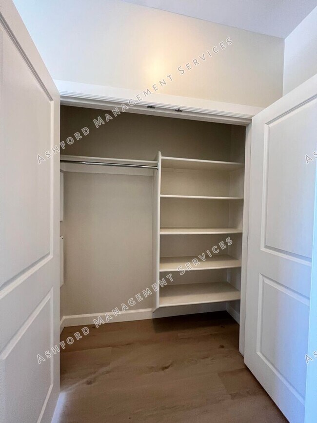 Building Photo - Scottsdale Luxury 2 Bed Condo with Mountain Views - Gated Artesia - Utilities Included