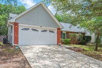 Building Photo - Completely Renovated Home in Niceville!