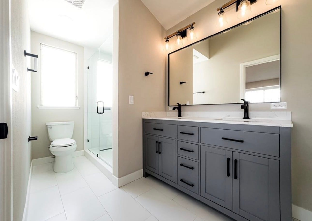 Building Photo - 17552 Wayne Ave