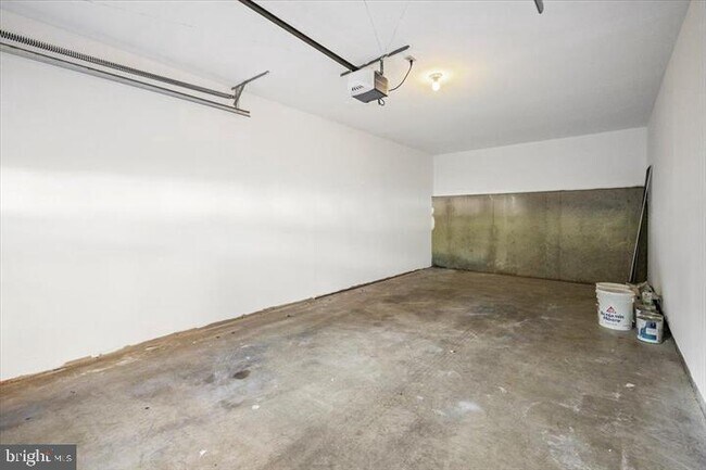 Building Photo - 10264 Redtail Ct