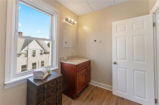 Building Photo - 1165 Chalkstone Ave