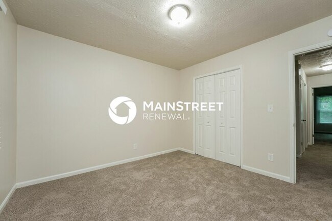 Building Photo - 4 Bedroom Pet-Friendly Home in STONE MOUNTAIN, GA with Main Street Renewal