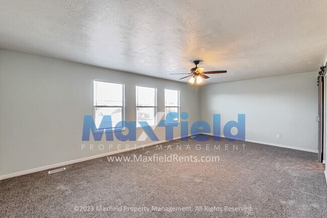 Building Photo - Lehi 4 BD 2.5 BA 2 GA - Fenced Yard