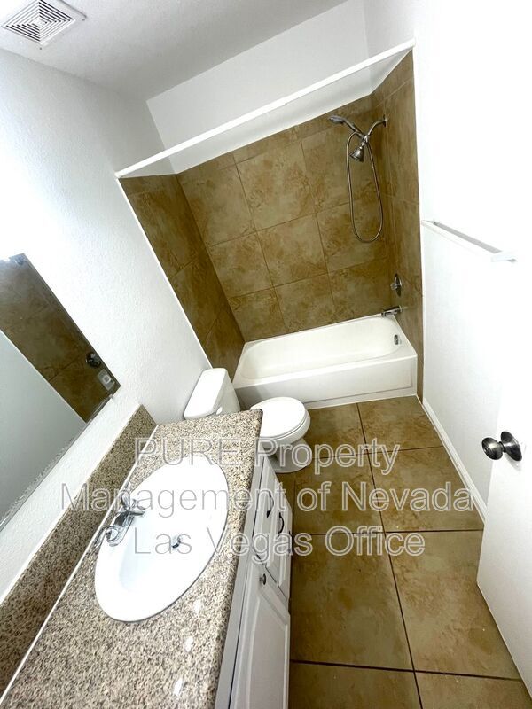 Building Photo - 3512 Rio Robles Dr