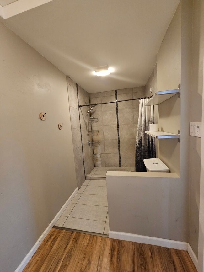 Building Photo - 2 Bedroom 2 Bathroom fully electric house ...
