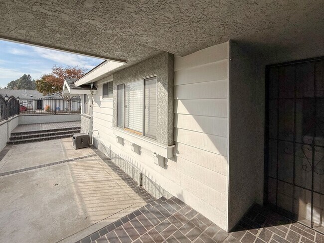 Building Photo - CORNER LOT POOL HOME | JUST REMODELED 4 BEDROOM | FOR RENT IN WEST GARDEN GROVE