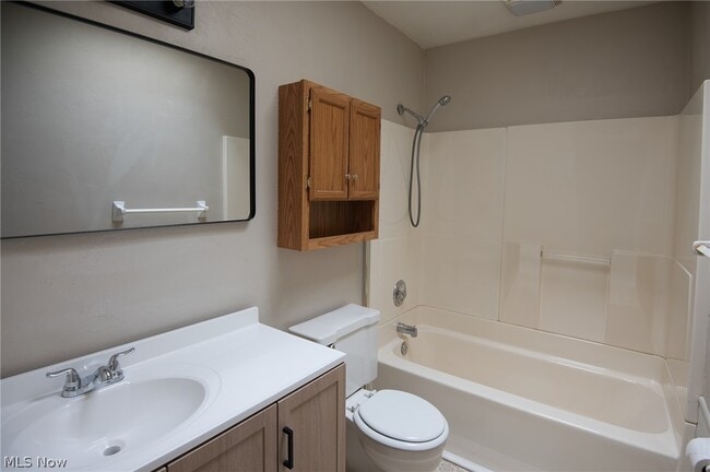 Building Photo - 3945 S Schenley Ave