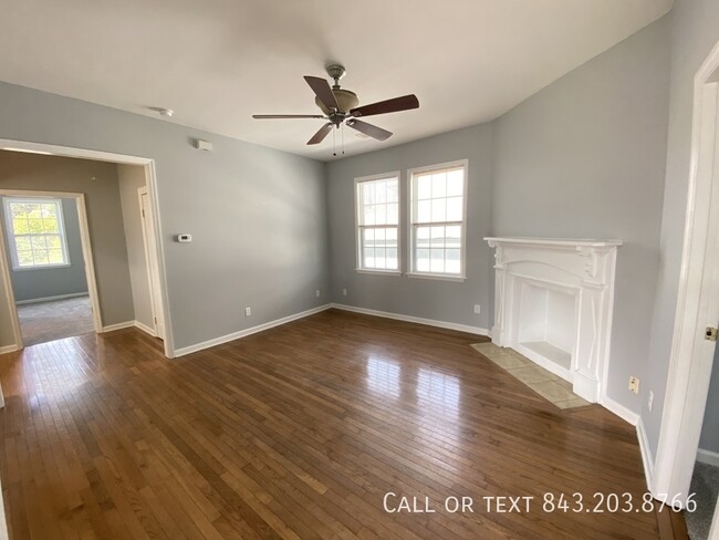 Building Photo - Downtown 3 Bedroom Available!!