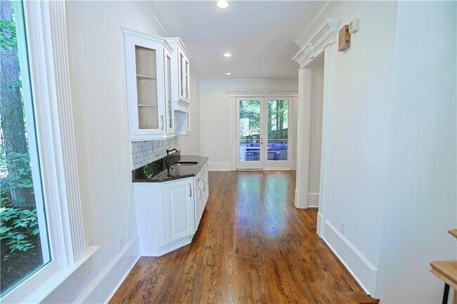 Building Photo - 1296 Lenox Park Blvd NE