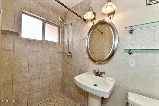 Building Photo - 7830 Basswood Ave