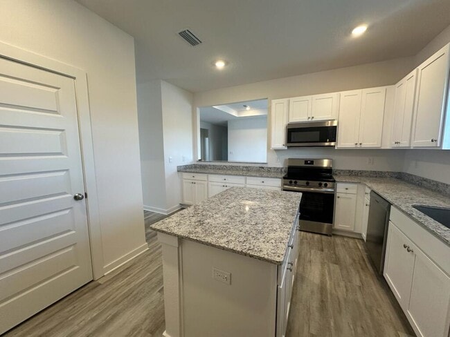 Building Photo - 494 Arrowwood Blvd