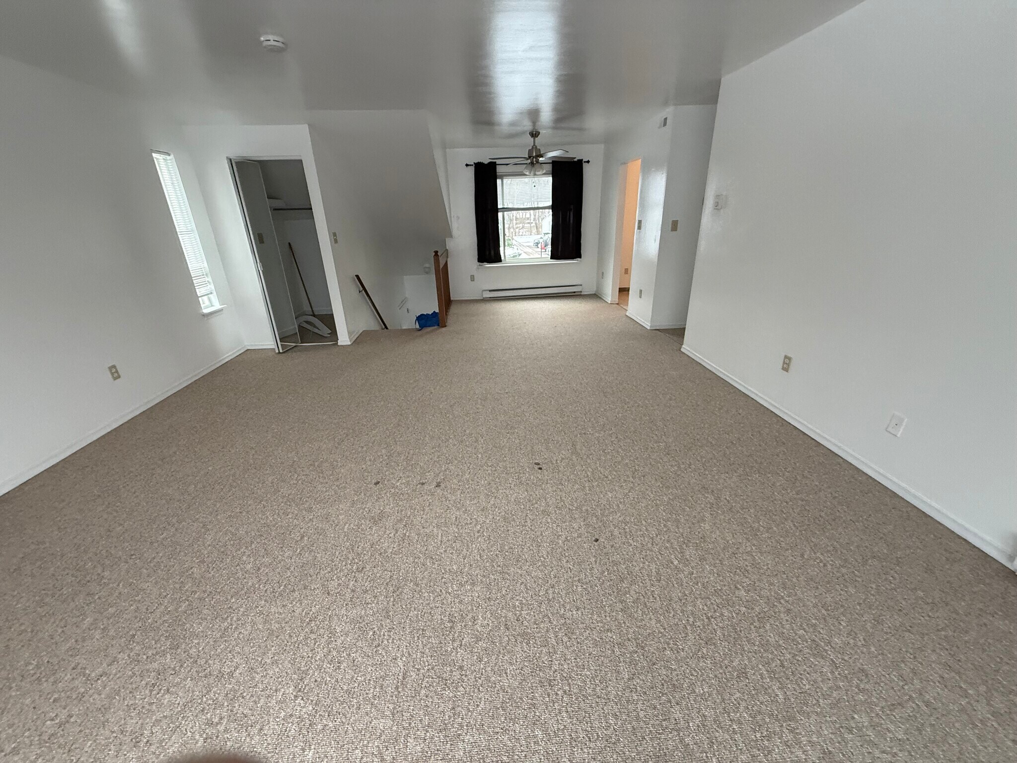 Living room with dinning room - 96 Candlewood Dr