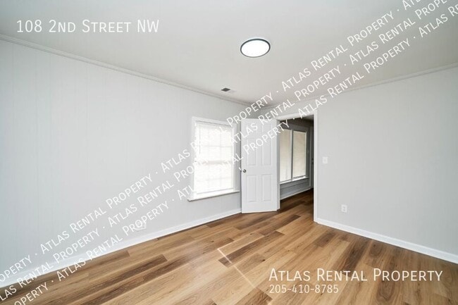 Building Photo - 108 2nd St NW