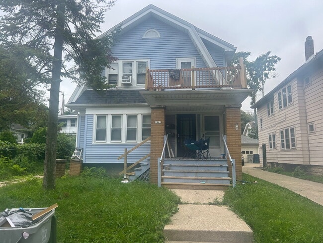 Primary Photo - Nice 2 Bedroom 1 Bath