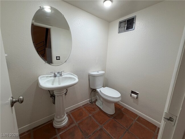 Building Photo - 908 Vegas Valley Dr