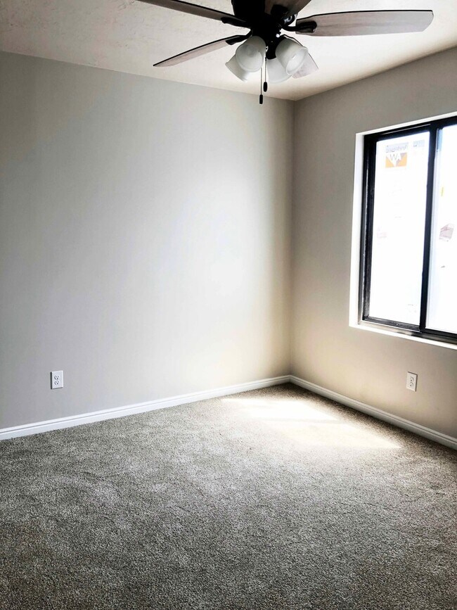 Building Photo - Beautiful Salt Lake City Condo for rent!