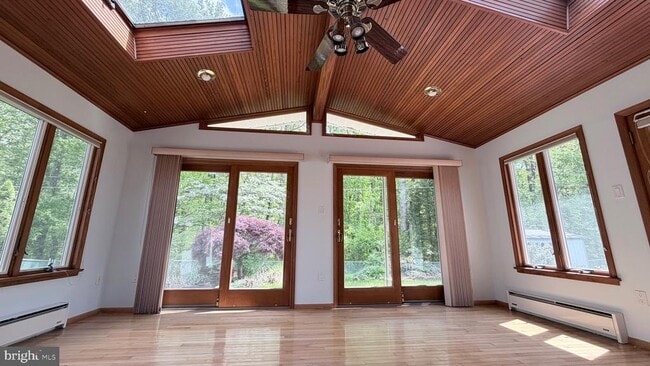 Building Photo - 4325 Majestic Ln