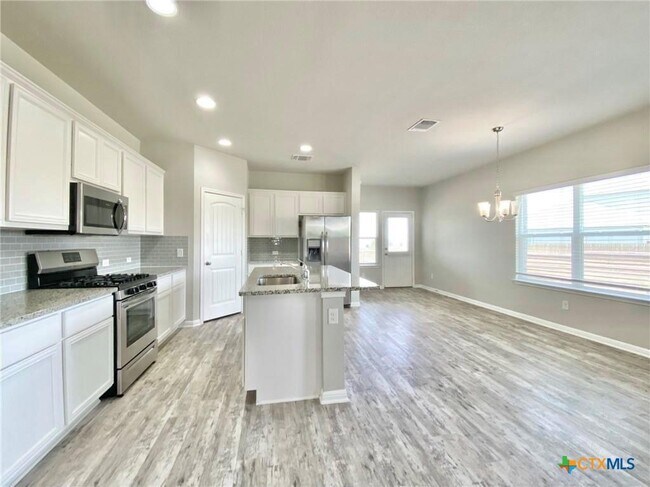 Building Photo - 2036 Port Ellen Dr