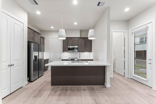 Building Photo - 5905 Haring Ln