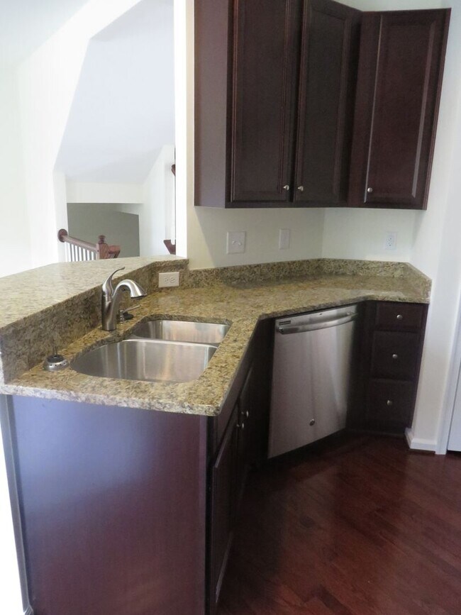 Building Photo - Spacious, Large, Luxury 3 Bedroom Townhouse in Hockessin, Delaware