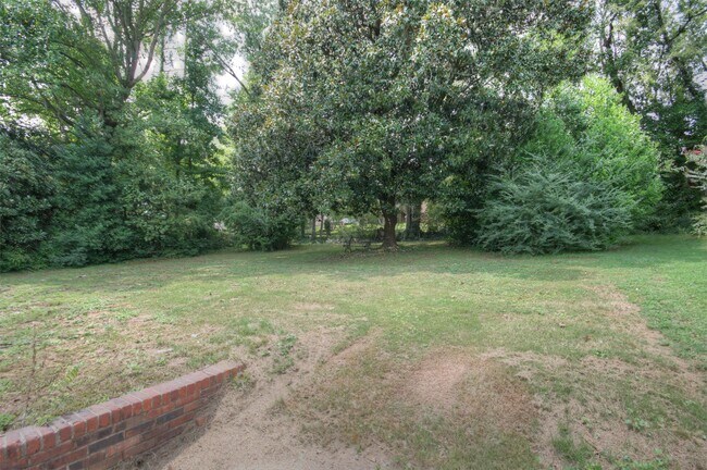 Building Photo - 7620 Charlotte Dr SW